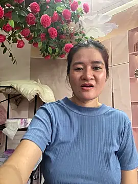 Snapshot of Bollozzy_89 chatting on November 8, 5:18 am Bollozzy 89 online show from November 8, 5:18 am