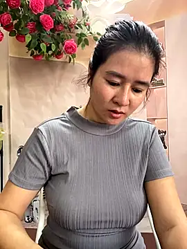 Snapshot of Bollozzy_89 chatting on November 12, 4:57 am Bollozzy 89 online show from November 12, 4:57 am