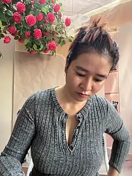 Snapshot of Bollozzy_89 chatting on November 14, 12:42 am Bollozzy 89 online show from November 14, 12:42 am