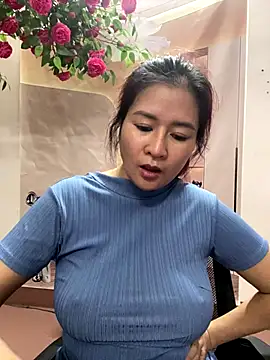 Snapshot of Bollozzy_89 chatting on December 3, 3:54 pm Bollozzy 89 online show from December 3, 3:54 pm