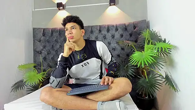 ALAN REDINGER online show from October 25, 1:40 pm