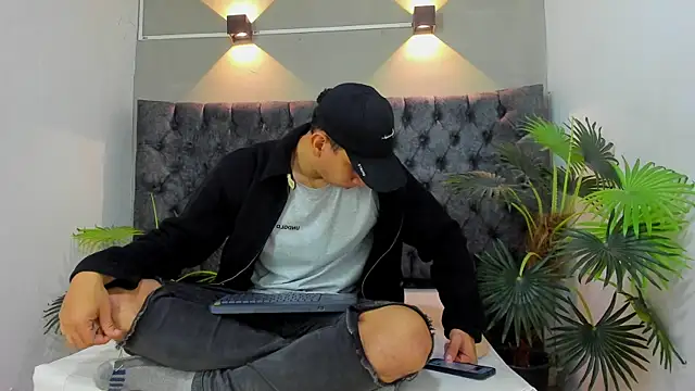 ALAN REDINGER online show from November 26, 1:12 pm