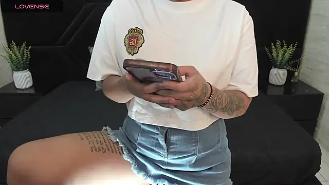 Dantzel  online show from April 22, 7:15 pm