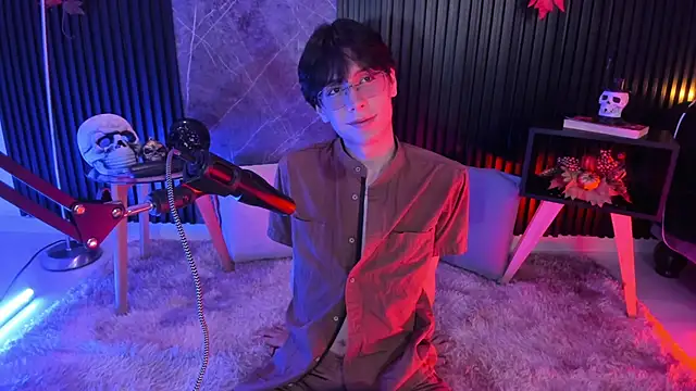 Snapshot of luixdust_ chatting on October 21, 4:13 am luixdust online show from October 21, 4:13 am