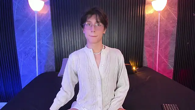 Snapshot of luixdust_ chatting on November 8, 6:57 am luixdust online show from November 8, 6:57 am