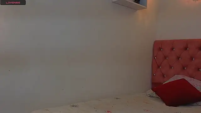 Snapshot of Kyra_Honey chatting on October 7, 7:55 pm Kyra Honey online show from October 7, 7:55 pm