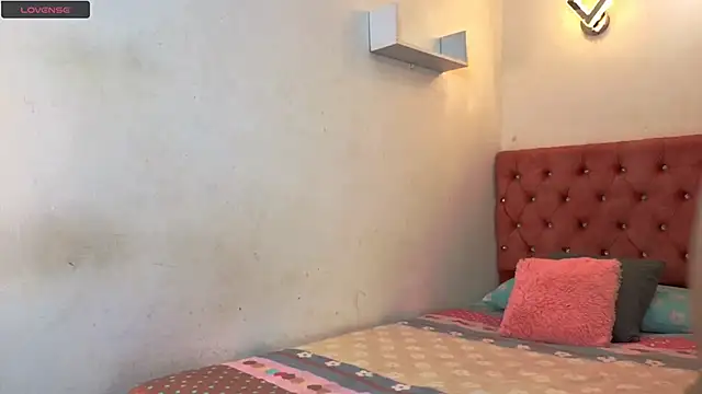 Snapshot of Kyra_Honey chatting on November 11, 2:39 pm Kyra Honey online show from November 11, 2:39 pm