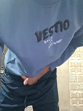 rockyy23boy online show from March 7, 10:18 pm