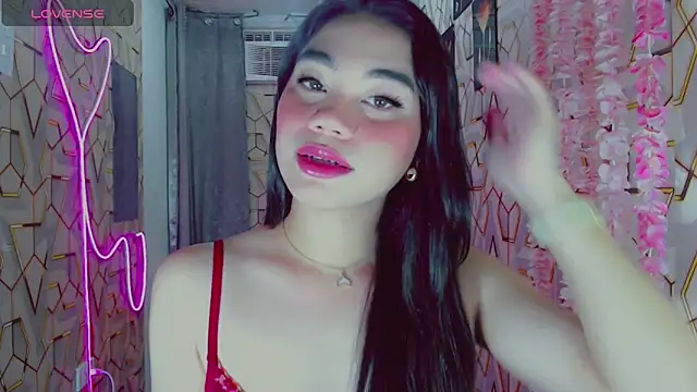 Snapshot of DreamGirlMia chatting on May 25, 4:07 am DreamGirlMia online show from May 25, 4:07 am