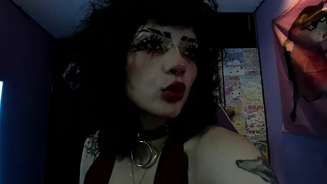 Vero Osb  online show from July 12, 8:33 pm