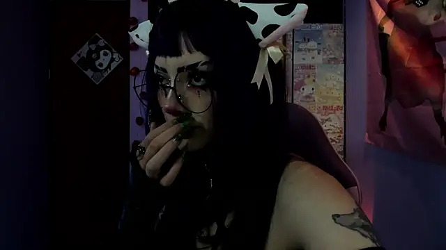 Vero Osb  online show from July 26, 8:49 pm