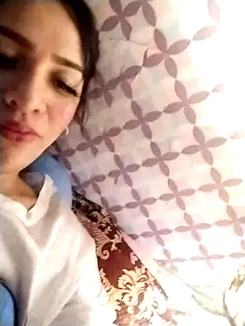 enoria1992 online show from April 21, 2:51 am