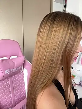 Nikii   online show from April 22, 3:24 pm