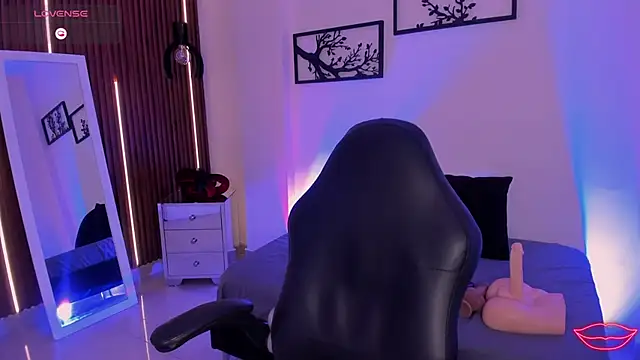 Miiaa jones online show from February 9, 12:31 pm