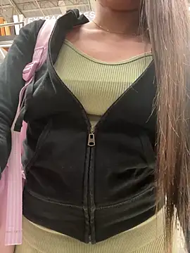 Isabella21  online show from November 2, 10:56 pm