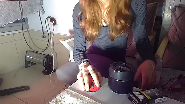 Snapshot of FenaLady chatting on February 17, 10:16 pm FenaLady online show from February 17, 10:16 pm