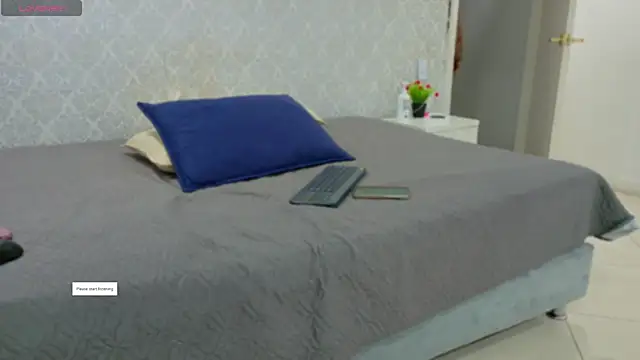 Snapshot of BeccaReedd chatting on October 30, 11:00 am BeccaReedd online show from October 30, 11:00 am