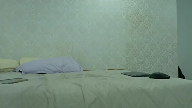 Snapshot of BeccaReedd chatting on November 20, 11:21 am BeccaReedd online show from November 20, 11:21 am