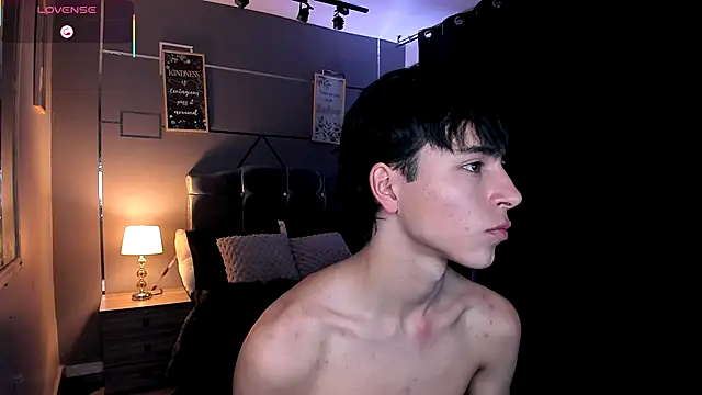 Snapshot of Christopher_77 chatting on September 13, 8:19 pm Christopher 77 online show from September 13, 8:19 pm