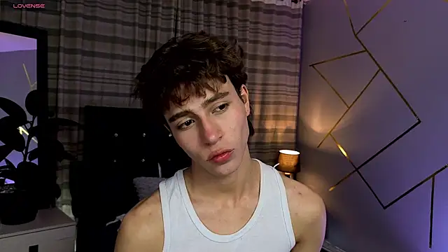 Snapshot of Christopher_77 chatting on October 10, 4:44 am Christopher 77 online show from October 10, 4:44 am