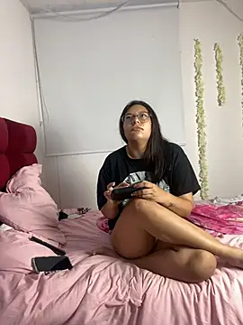 Velma star online show from April 8, 11:10 am