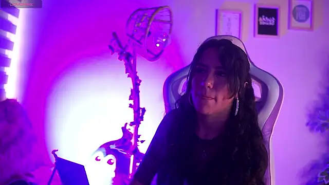 chloe moons  online show from March 4, 8:26 pm