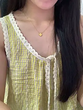 JennyQueen18 online show from April 3, 6:44 am