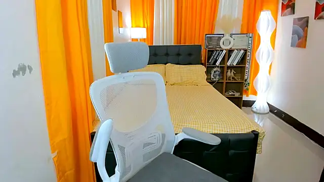 hotjessieempress online show from April 21, 10:01 pm