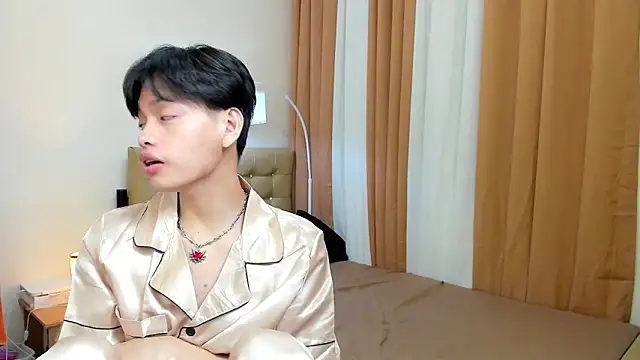 hotfreshdior online show from September 12, 5:02 pm