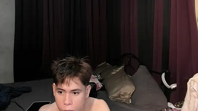hotfreshdior online show from May 24, 9:31 pm