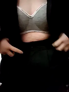 daisylouis online show from March 4, 8:20 am