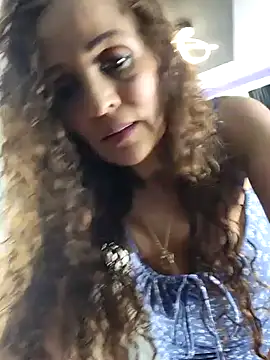 Snapshot of evasweett__ chatting on October 8, 6:49 pm evasweett online show from October 8, 6:49 pm