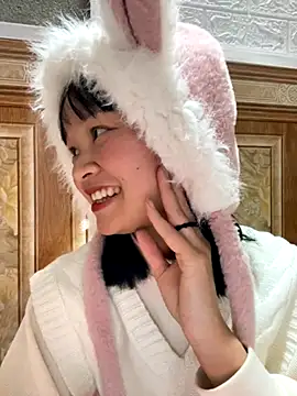 Snapshot of Daisy018 chatting on November 18, 4:17 am Daisy018 online show from November 18, 4:17 am