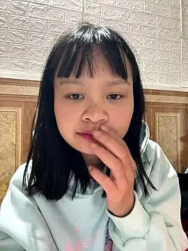 Snapshot of Daisy018 chatting on December 14, 6:30 am Daisy018 online show from December 14, 6:30 am