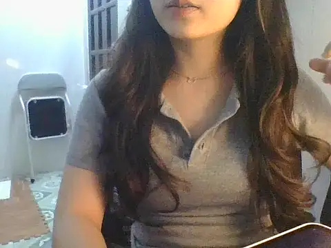 Snapshot of Linzly chatting on October 31, 2:56 am Linzly online show from October 31, 2:56 am