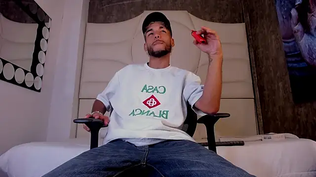 Thiagoferreti online show from September 25, 3:43 am