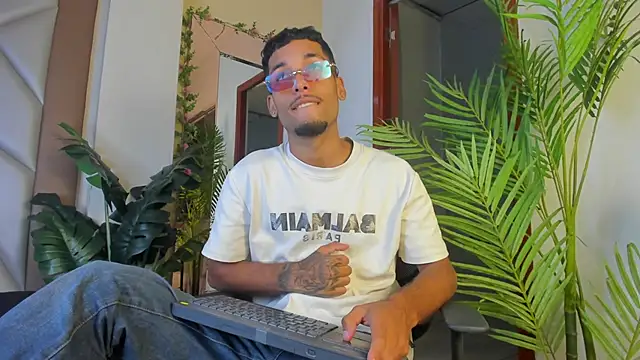 Thiagoferreti online show from February 13, 3:24 am