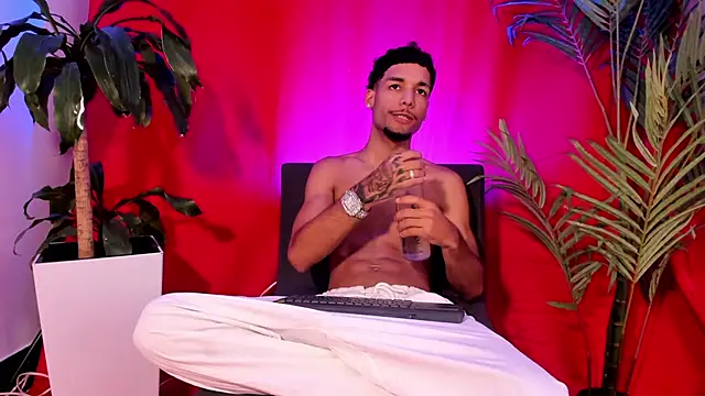 Thiagoferreti online show from April 25, 2:47 am