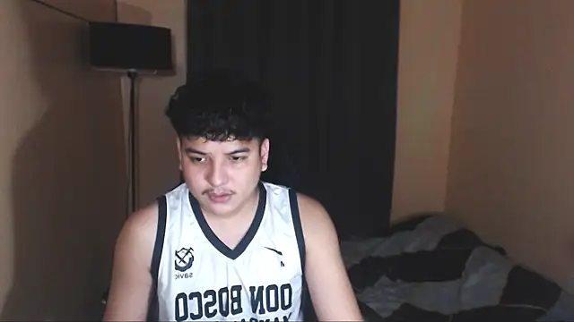 Snapshot of Prince_Killian chatting on October 15, 10:37 am Prince Killian online show from October 15, 10:37 am