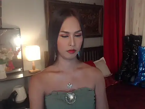 Nathalieheartt online show from December 5, 5:05 am