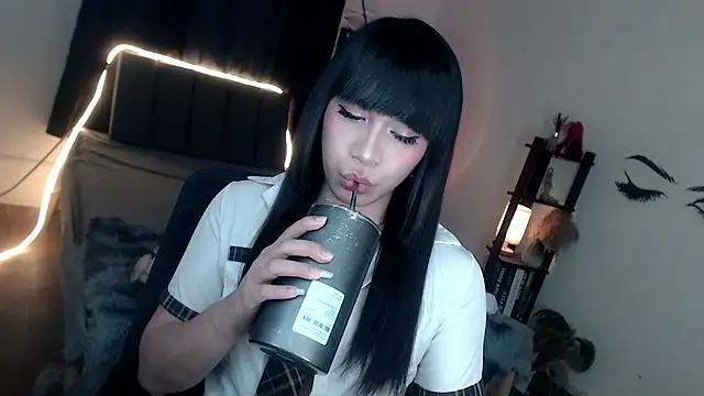 Veniceseduction online show from April 15, 12:56 pm