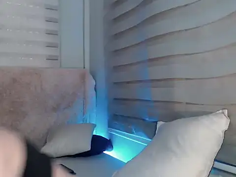 dilf hunterx online show from October 8, 11:30 am