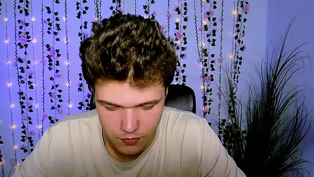 lucas long  online show from September 21, 7:04 pm