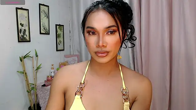 Snapshot of Herbielustts chatting on December 20, 6:37 pm Herbielustts online show from December 20, 6:37 pm