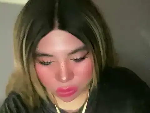 Snapshot of Naughtyrosecum chatting on September 17, 3:35 pm Naughtyrosecum online show from September 17, 3:35 pm