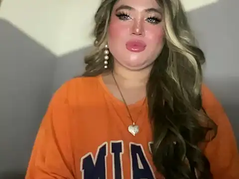 Snapshot of Naughtyrosecum chatting on October 8, 3:20 pm Naughtyrosecum online show from October 8, 3:20 pm