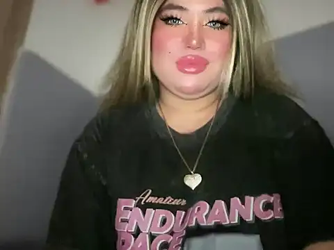 Snapshot of Naughtyrosecum chatting on November 7, 10:04 am Naughtyrosecum online show from November 7, 10:04 am