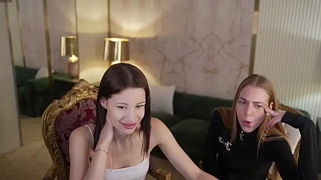 Snapshot of Selena_Glow chatting on September 8, 6:40 pm Selena Glow online show from September 8, 6:40 pm