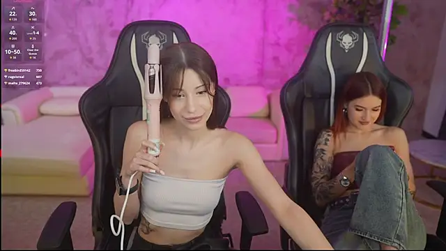 Snapshot of Selena_Glow chatting on November 26, 11:39 pm Selena Glow online show from November 26, 11:39 pm