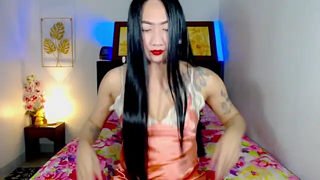 Snapshot of LovelyQueen69 chatting on April 12, 12:04 am LovelyQueen69 online show from April 12, 12:04 am
